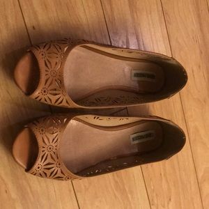 Tan Steve Madden Flats
